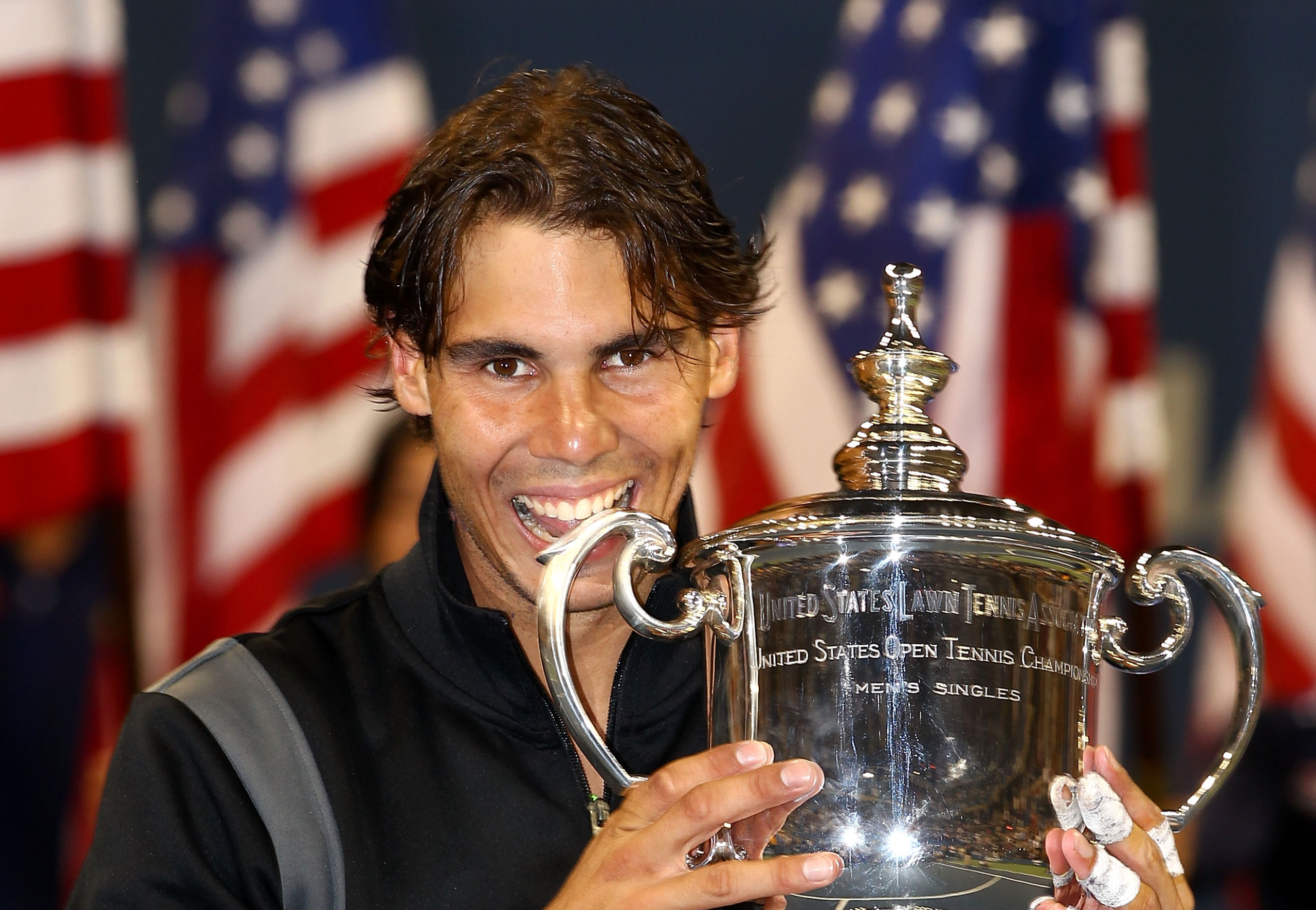 Rafa Nadal, con el trofeo de campeón del US Open 2010